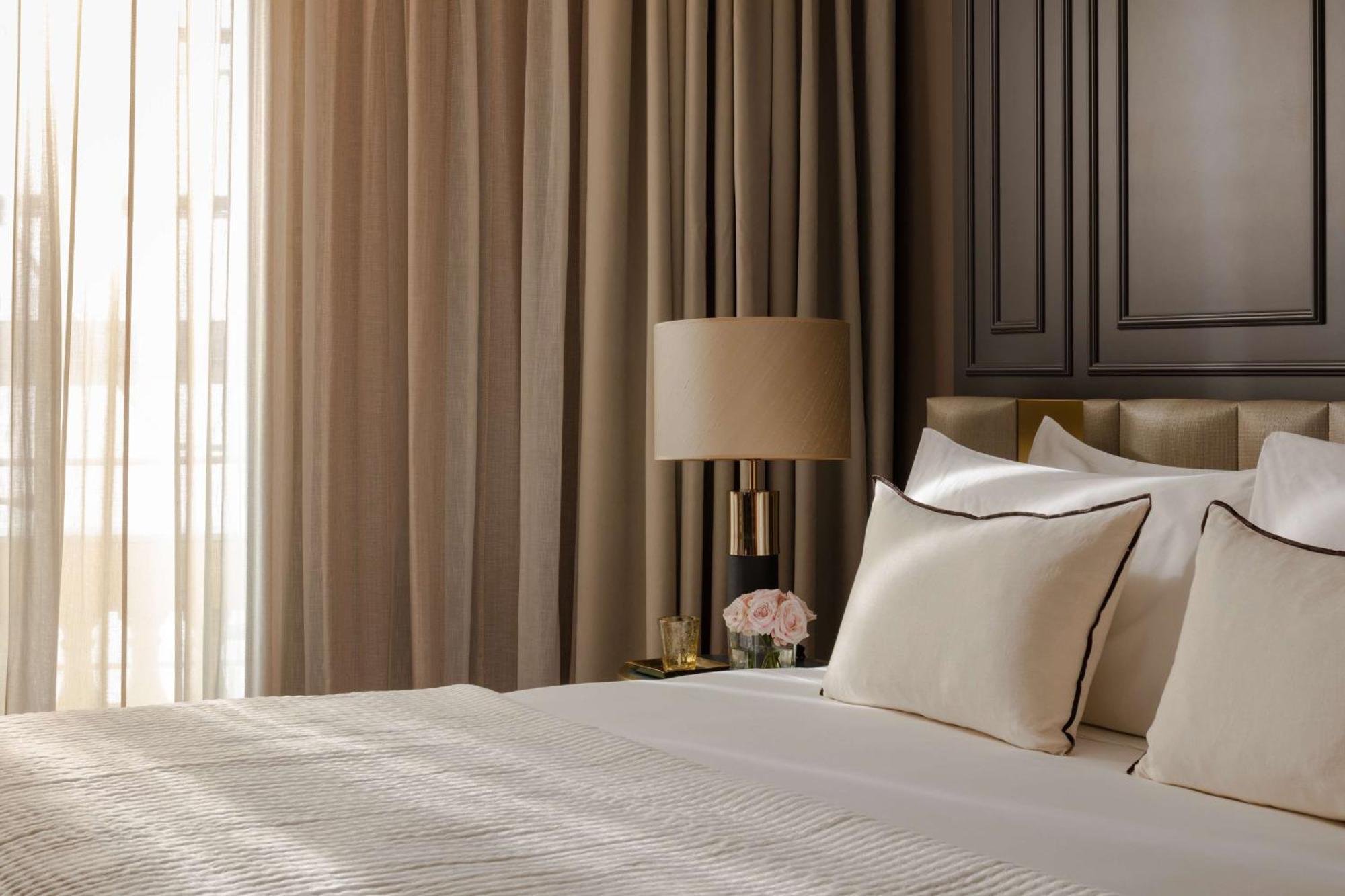Anantara Plaza